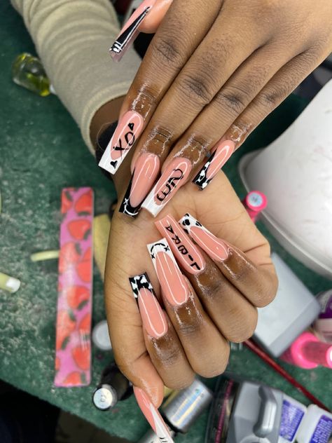 Birthday Nails With Year, 19 Year Old Birthday Nails, Birthday Nails With Age, 22nd Birthday Nail Ideas, Libra Nails Design Birthday, Number Nail Design, Birth Year Nails, 24th Birthday Nails, 20th Birthday Nail Ideas