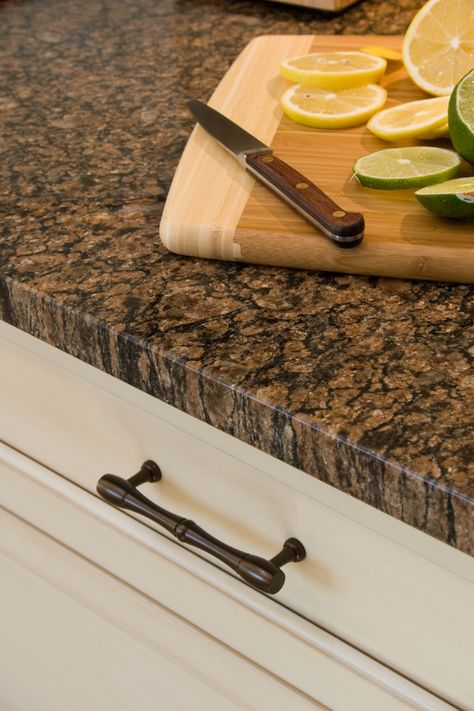 Use dark hardware to bring in the dark colors from the granite? Ours is not this dark but it is brown and has black flecks. Dark Granite Countertops, Brown Granite Countertops, Dark Counters, Coast House, Dark Countertops, Brown Granite, Dark Granite, Brown Kitchens, Granite Countertops Kitchen