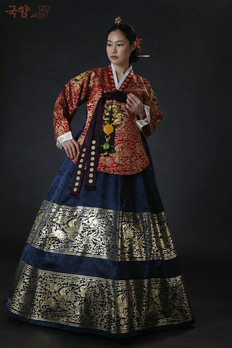 Korean Traditional Dress Hanbok, Traditional Korean Clothing, Korean Traditional Clothing, Korea Dress, Casual Attire For Women, Korean Traditional Dress, Modern Hanbok, Dress Name, Gaun Fashion