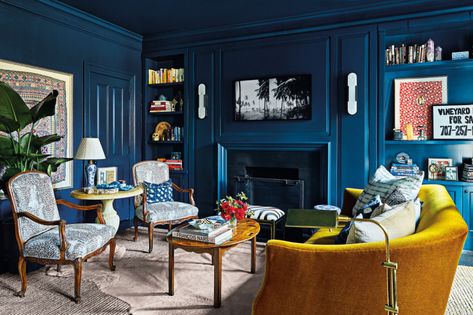 the best maximalist, eclectic living rooms of 2018 Small Apartment Decorating Living Room, West Village Apartment, Bold Eclectic, Best Living Room Design, Minimalist Living Room Decor, First Apartment Decorating, Eclectic Living, Eclectic Living Room, Living Room Decor Ideas