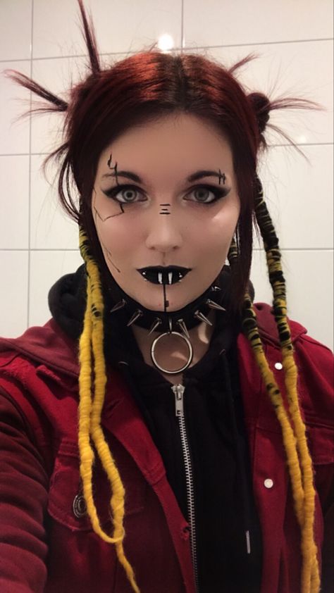 Cyberpunk 2077 Hairstyles, Cyberpunk Body Modification, Techwear Makeup, Cyberpunk Halloween Costume, Cyberpunk Eyeliner, Cyberpunk Makeup Ideas, Cyberpop Fashion, Cyberpunk 2077 Outfit, Halloween Cyberpunk