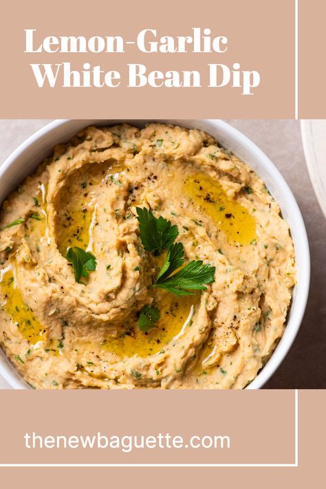 Need a crowd-pleasing healthy dip that's ready in under 10 minutes? This vegan cannellini bean dip is herby, lemony, and super simple to make. (No tahini!) thenewbaguette.com White Bean Dip Vegan, Bean Dip Vegan, Cannellini Bean Dip, Vegan Party Snacks, Lemon Dip, Dip Vegan, White Bean Hummus, Cannellini Bean, Italian Diet