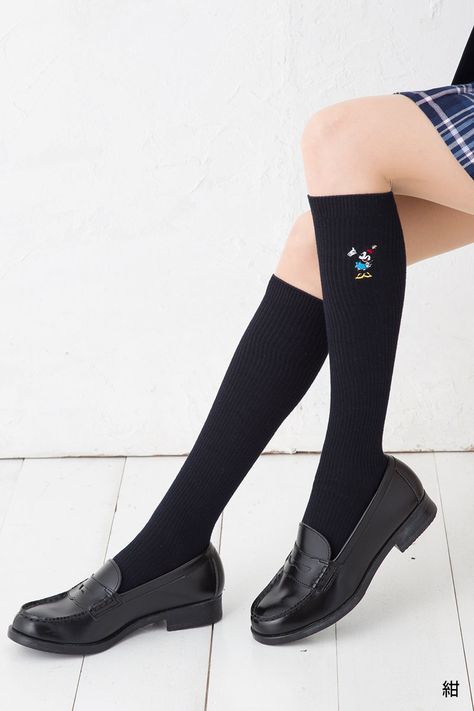 School Loafers, Black Shoes Outfit, Loafers For Women Outfit, Black School Shoes, Beauty Uniforms, Shoes And Socks, Shoes Outfit Fashion, Thigh High Socks, Girls Uniforms