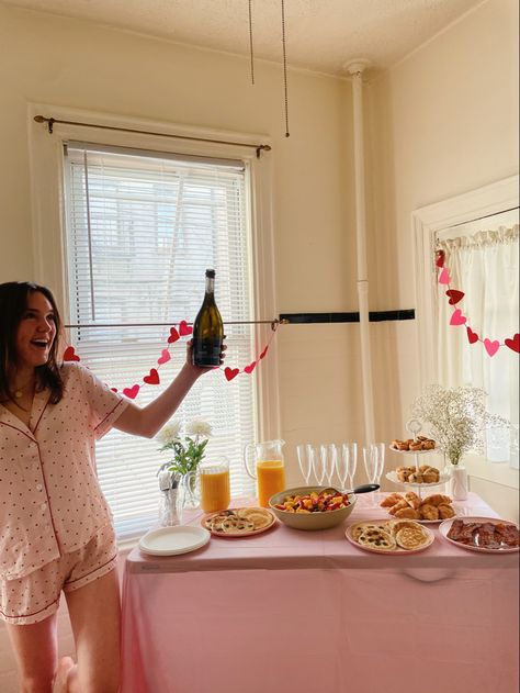 #galentinesday #brunch #birthdaygirl #valentinesdaydecor Galentines Pj Party Aesthetic, Galentines Brunch Aesthetic, Pajama Brunch Party, Brunch Party Aesthetic, Prom Morning, 21st Birthday Brunch Ideas, Birthday Brunch At Home, Prom Brunch, 21st Birthday Brunch