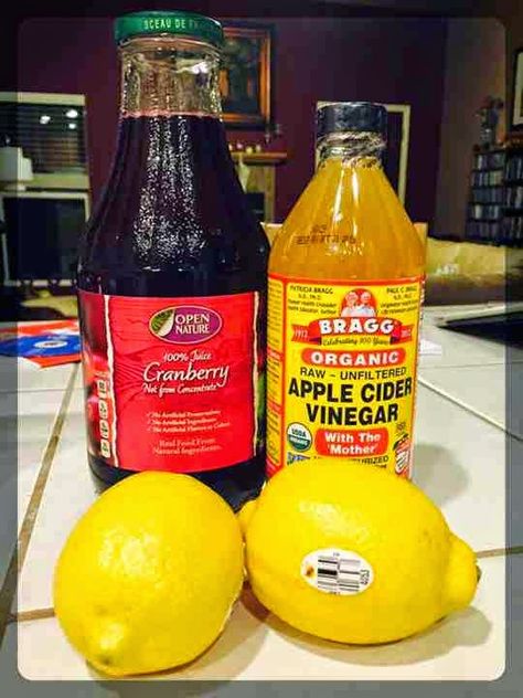 Cranberry Kick challenge for January: A detox drink of cranberry, lemon, apple cider vinegar and water before each meal for 10 days, along with healthy eating. When your best friend is in the welln… Apple Cider Vinegar And Water, Cranberry Juice Detox, Apple Cider Vinager, Cranberry Detox, Apple Cider Vinegar Lemon, Apple Cider Vinegar Remedies, Cider Vinegar Benefits, Cranberry Drinks, Vinegar Drinks