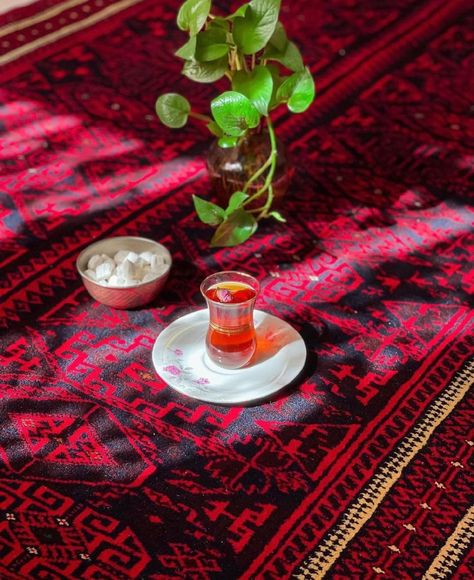 Nostalgia Iranian Home, Persian Tea, Love Rose Flower, Iran Pictures, Fall Landscape Photography, Birthday Ideas For Her, Circle Quotes, Fancy Art, Persian Food