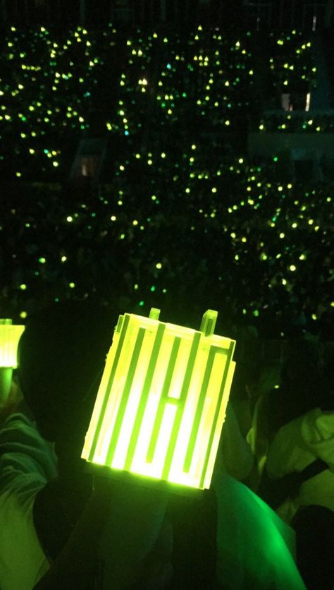 Neo Got My Back Wallpaper, Green Aesthetic Seventeen, Nct Dream Lightstick, Nct Green Aesthetic, Nct Green Aesthetic Wallpaper, Nctzen Aesthetic Nctzen Aesthetic Concert, Nct Lightstick, Nct 127 Concert, Nct Dream Concert