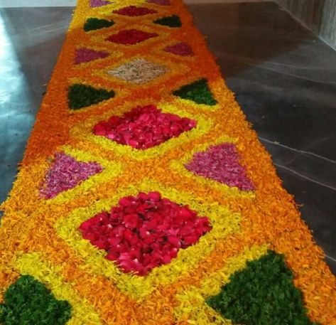 Sapthapadhi Decorations, Welcome Rangoli Design Entrance, Kanku Pagla Decoration At Home, Pagla Decoration, Welcome Rangoli Design, Welcome Rangoli, Simple Flower Rangoli, Welcome Home Decorations, Home Flower Decor