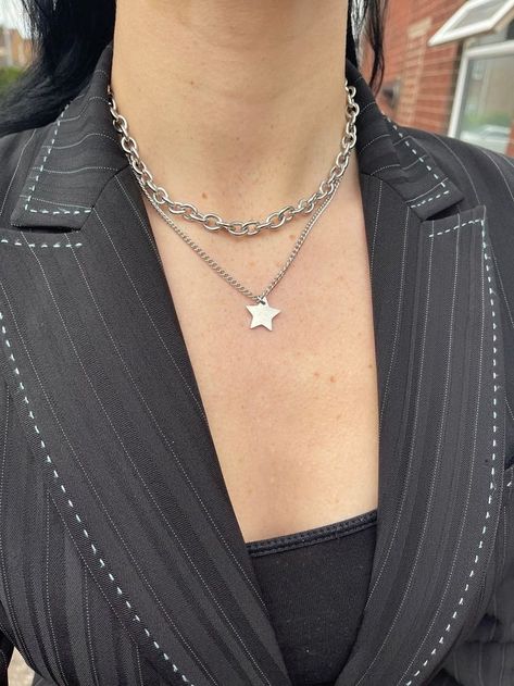 This piece is beautiful and suitable for all occasions #ukfashion #weddingstyle #prettygirls #womancrush #prettygirlsrock Star Necklace Silver, Layered Chokers, Star Chain, Star Pendant Necklace, Necklace Chunky, Layered Chains, Chain Choker, Custom Necklace, Star Pendant