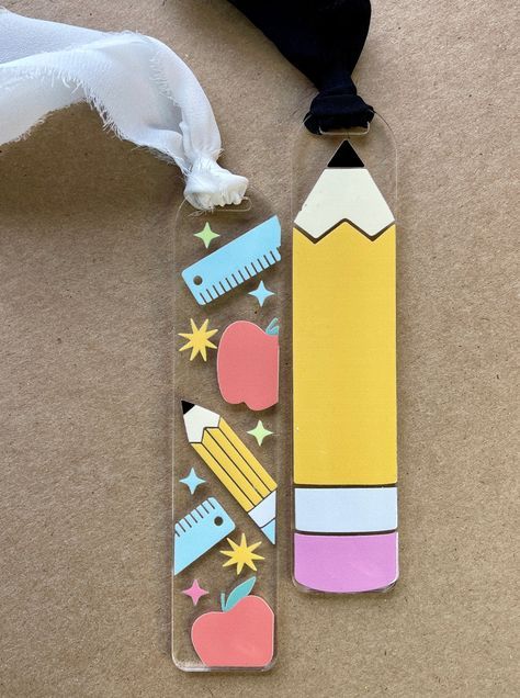 Teacher Cricut Gifts, Pencil Bookmark, Nessie Ladle, Bookmark Personalized, Teacher Diy, Teacher Bookmark, Bookmarks Ideas, Cricut Teacher, Monster Bookmark