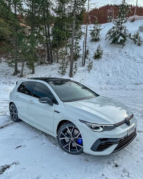 Vw Racing, Snow Time, Volkswagen Golf R, Fast Sports Cars, Golf Car, Volkswagen Golf Gti, Golf R, Vw Cars, Golf Gti