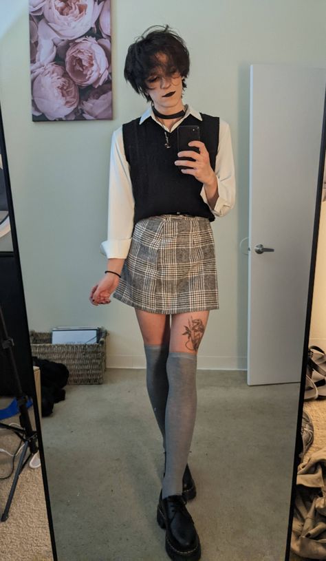 alternative | gnc | nonbinary | transfem | androgynous | fashion Nonbinary Date Outfit, Trans Feminine Outfits, Enby Outfits Skirt, Alternative Fashion Nonbinary, Transfem Outfit Ideas, Fem Enby Outfits, Cute Nonbinary Outfits, Nonbinary Femme Fashion, Genderqueer Fashion Androgynous Style