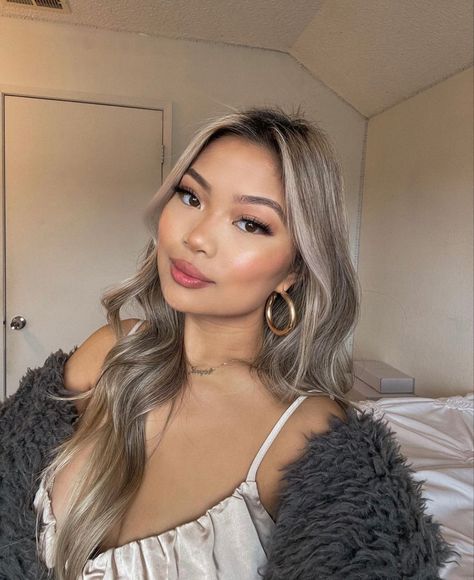 Cool Blonde Asian Hair, Blonde Balayage On Dark Hair With Layers, Balayage Ash Brown Blonde, Hair Colors On Asian Hair, Ash Brown On Asian Hair, Cool Blonde Hair Color Asian, Balayage Hair Gray Ash Blonde, Brown Blonde Balayage Asian, Beige Blonde Asian Hair