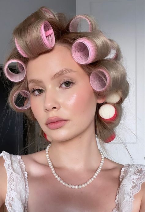 Pink Hair Rollers Aesthetic, Hair Curler Aesthetic, Hair Roller Aesthetic, Curlers Aesthetic, Hair Rollers Aesthetic, Hair Rollers Tutorial, Big Hair Rollers, Vintage Beauty Salon, Velcro Rollers