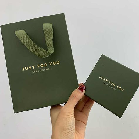 Jewelry Wholesale, Green Jewelry Packaging, Dark Green Packaging, Luxury Green Packaging, Jewelry Bag Packaging, Luxury Green Box Bag As Gift, Green Shopping Box Bag, Luxury Green Shopping Bag, Jewellery Packaging