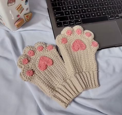 Crochet Cat Paw Gloves, Cat Paw Gloves, Paw Gloves, Bond Paper Design, Crochet Gloves Pattern, Crochet Idea, Crochet Stitches Guide, Style Nails, Chevron Bracelet