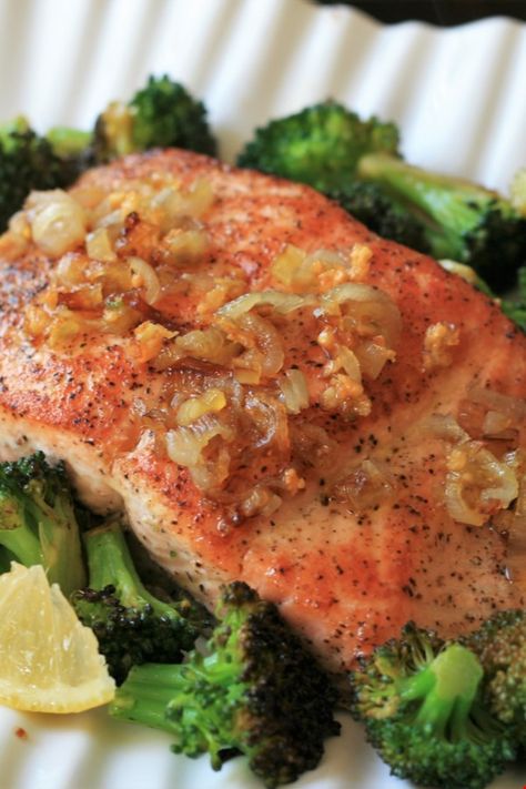 Steamed Salmon with Broccoli and Shallots | "I really liked that this was a quick one-pan meal." #dinnerideas #dinnerrecipes #familydinnerideas #fish #fishdinner #fishrecipes #howtocookfish Steamed Salmon Recipes, Low Cholesterol Recipes Dinner, Salmon With Broccoli, Potato Entree, Salmon Dinners, Shallots Recipe, Steamed Salmon, Cholesterol Friendly Recipes, Steam Salmon