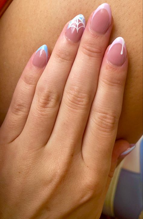 Gwen Stacy Nails, Spider Gwen Nails, Spidey Nails, Spider Man Nails, Rapunzel Costume, Acrylic Nails Ideas, Cute Reptiles, Basic Nails, French Tip Acrylic Nails