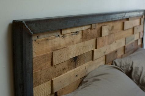 I really really like this headboard.  25 Cool DIY Projects And Ideas You Can Do Yourself Homemade Beds, Reclaimed Wood Headboard, Country Industrial, Headboard Ideas, Head Board, Into The Wood, Reclaimed Wood Projects, Pallet Creations, Diy Headboard