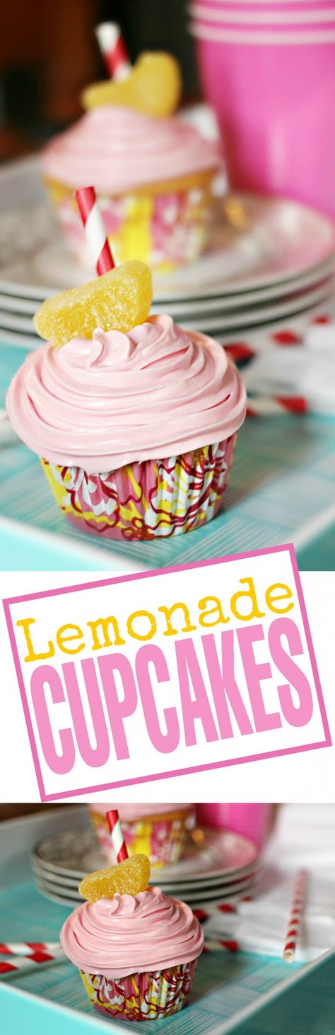 Aren't these Pink Lemonade Cupcakes super cute? This recipe makes a luscious lemon flavoured cupcake. Lemon Flavored Cupcakes, Pink Lemonade Frosting, Strawberry Lemonade Cupcakes, Pink Lemonade Cake, Pink Lemonade Cupcakes, Atelier Ideas, Diy Lemonade, Lemonade Cupcakes, Cupcakes Recipes