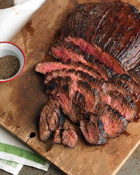 Hangar Steak, Flank Steak Marinade, Steak Marinades, Marinade Flank Steak, Marinated Flank Steak, Easy Steak Recipes, Easy Steak, Salad Pasta, Steak Marinade