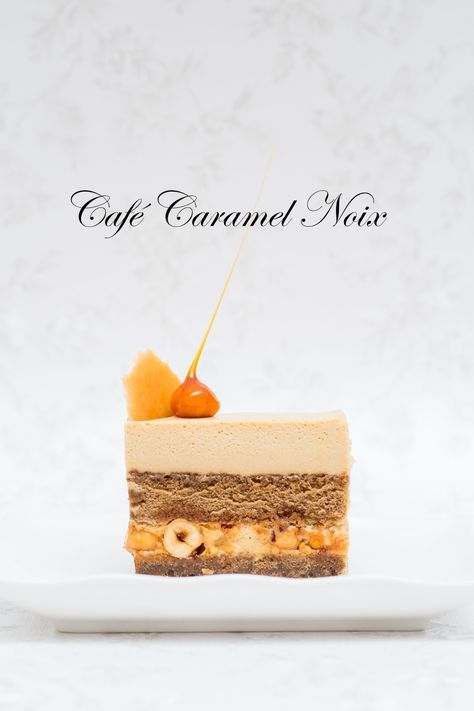 Coffee Mousse, Patisserie Fine, Low Carb Dessert, Caramel Coffee, Beautiful Desserts, A Piece Of Cake, Fancy Desserts, White Plate, Piece Of Cake