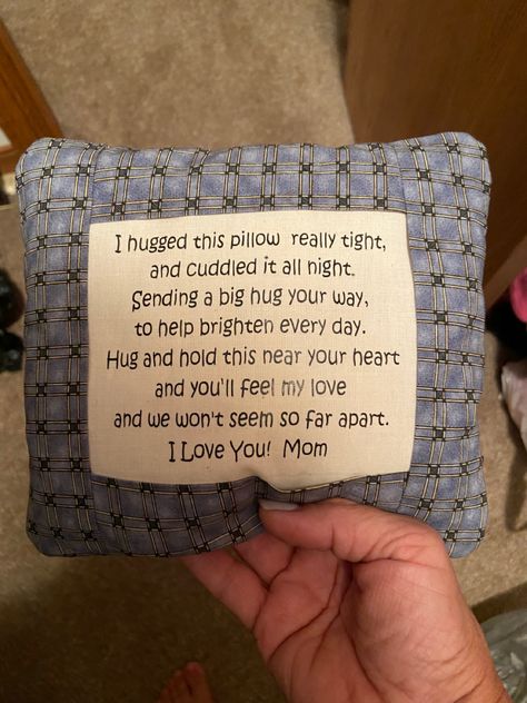 Pillow Sayings, Memorial Pillow, Memory Quotes, In Loving Memory Quotes, Memorial Ideas, Memory Pillow, Memory Bears, Hug Pillow, Memory Pillows