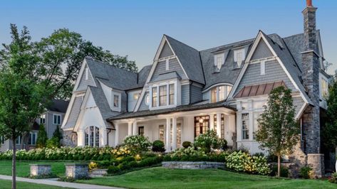 Cape House Exterior, Shingle Style Architecture, Vacation House Plans, Coastal Exterior, Gray Exterior, Shingle House, Transitional Exterior, Exterior Home Design, Cape Cod Style House