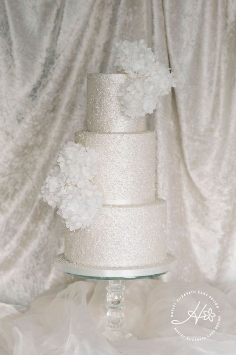 Wedding Cake Dessert Table, Sweet Table Wedding, Colorful Wedding Cakes, Silver Wedding Cake, Cake Dessert Table, Creative Wedding Cakes, Groom Wedding Cakes, Winter Wedding Cake, Luxury Wedding Cake