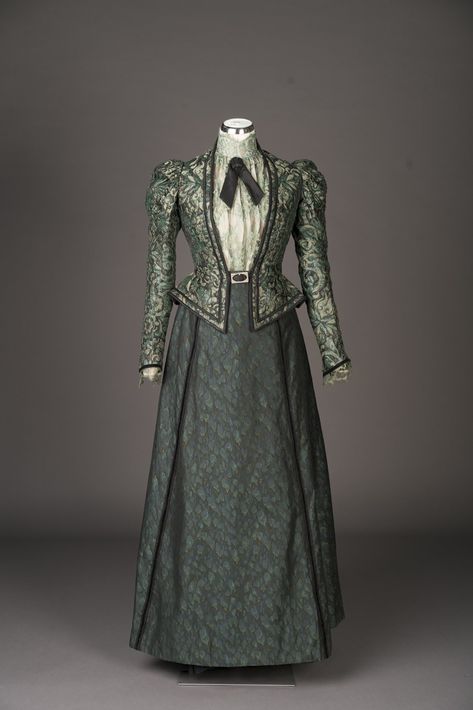 1890 Dress, 1880s Dress, Irish Costume, Wardrobe Plan, Irish Costumes, Irish Dress, Victorian Era Fashion, Ripper Street, Irish Fashion