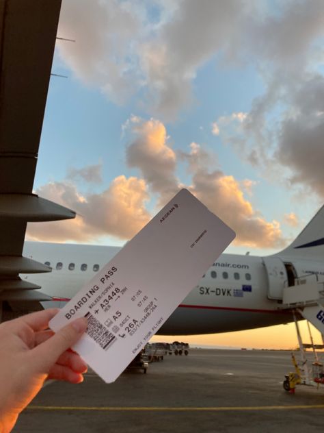 Plane Tickets Aesthetic Philippines, Boarding Pass Aesthetic, Ticket Avion, Plane Tickets Aesthetic, Erasmus Aesthetic, Tickets Aesthetic, Fake Plane Ticket, Mustang Makeover, Airport Aesthetics