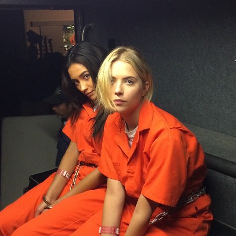 Emily and Hanna wearing prison orange jumpsuits, PLL, Pretty Little Liars, ButtahBenzo Prison Jumpsuit, Women In Prison, Pretty Little Liars Cast, Pll Cast, Hanna Marin, Spencer Hastings, Aria Montgomery, Shay Mitchell, Ashley Benson