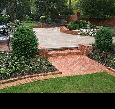 Mixing brick and bluestone Bluestone And Brick, Brick Patio Designs, Limestone Patio, Brick Courtyard, Brick Patterns Patio, Brick Patio, Bluestone Patio, Flagstone Patio, Areas Verdes