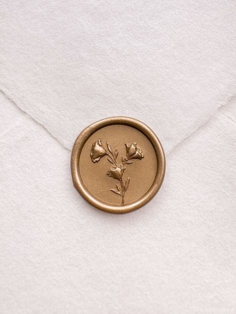 Our 3D Flower Wax Seal Stamp is perfect for adding a touch of timeless romance to your wedding invitations, any stationery or craft projects. This wax stamp features beautifully engraved floral motifs with intricate 3D details, creating crisp and elegant wax seals. Ideal for weddings or special events, this wax seal stamp will leave a lasting impression on your recipients. 𝗣𝗲𝗿𝗳𝗲𝗰𝘁 𝗳𝗼𝗿 Wedding Invitations / Save The Dates / Place Cards / Menus / Seating Charts / Greeting Cards & Envelopes / Gift for Her 𝗦𝗵𝗼𝗽 𝗼𝘂𝗿 𝗦𝗲𝗮𝗹𝗶𝗻𝗴 𝗪𝗮𝘅 𝗦𝘁𝗶𝗰𝗸𝘀 https://www.etsy.com/shop/OlivePaperieCo?section_id=40390729 𝗣𝗿𝗼𝗱𝘂𝗰𝘁 𝗱𝗲𝘁𝗮𝗶𝗹𝘀 * Stamp size: 1" * Material: Premium brass stamp head & wooden handle 𝗣𝗿𝗼𝗱𝘂𝗰𝘁𝗶𝗼𝗻 𝘁𝗶𝗺𝗲 * 1-3 business days, crafted with love a Wax Seal, Wax Seal Envelope With Flower, Flower Wax Seal, Lily Wax Seal, Wax Seal Stamp With Flower, Custom Wax Stamp, Initial Wax Seal Stamp, Sealing Wax Sticks, Greeting Card Envelope