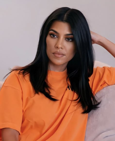 Kourtney Kardashian Hair, Kardashian Hair, Brown Hair Balayage, Hair Inspiration Color, Deep Brown, Hair Inspo Color, Hair Envy, Kourtney Kardashian, Brunette Hair