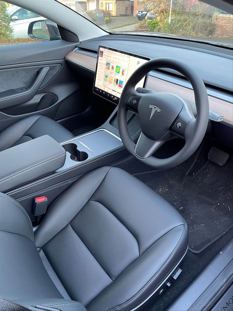 The Black Tesla Model 3 Long Range EV Tesla Model 3 Long Range, Tesla Car Delivery, Electric Car Aesthetic, Tesla Model 3 Aesthetic, Tesla Model 3 Interior, Model 3 Tesla, Tesla Car Models, Best Car Accessories, Aesthetic Sports