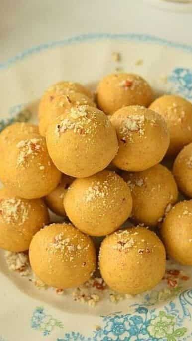 Ladoo Recipe, Burfi Recipe, Bites Recipes, Savory Bites, Sweet Meat, Gram Flour, Nutella Recipes, Indian Dessert Recipes, Desi Food