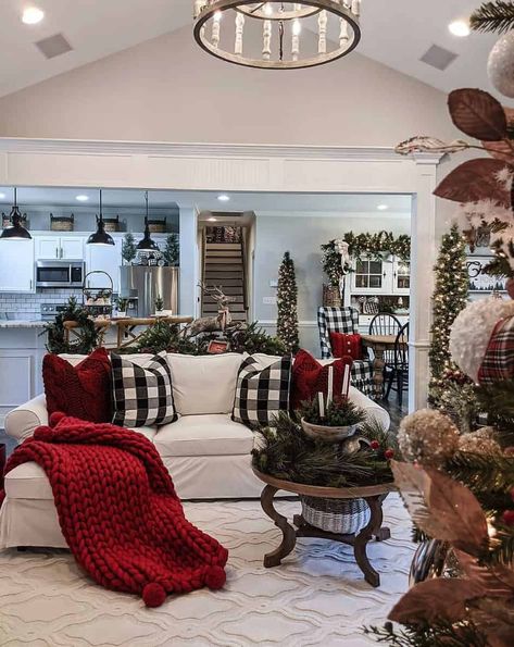 Beautiful Farm, Twinkling Lights, Christmas Living Rooms, Christmas Room, Household Furniture, Christmas House, Christmas Aesthetic, Cozy Christmas, Farmhouse Christmas