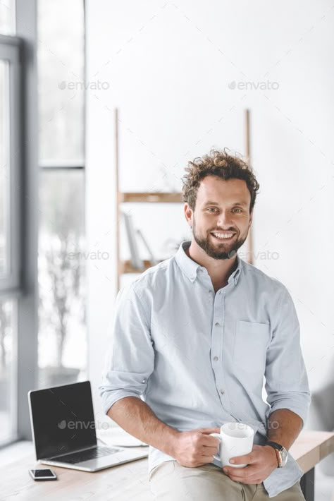 Corporate Headshot Poses, Business Man Photography, Men's Poses, Office Photoshoot, Business Shooting, Men's Portrait Photography, Planning Strategies, Business Portrait Photography, Headshot Poses