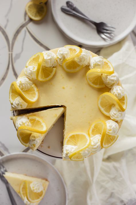 Lemon Cheesecake Decoration Ideas, Cake Decorating Lemon, Lemon Cheesecake Decoration, Lemon Pie Decoration, Lemon Birthday Cake Decoration, Lemon Cake Decoration Ideas, Lemon Cake Decoration, Golden Oreo Crust, Heavenly Dessert Recipe