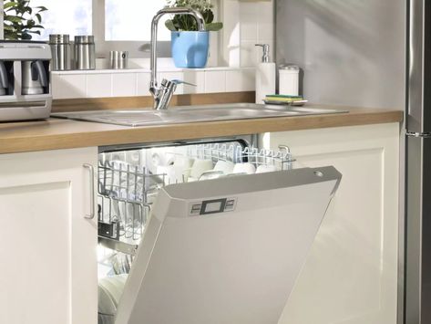 How to Clean a Dishwasher Dishwasher Smell, Clean A Dishwasher, Oven Cleaning Hacks, Dishwasher Filter, Cleaning Your Dishwasher, Unclog Drain, Cleaning Mold, Cleaning Blinds, Vinegar Cleaning