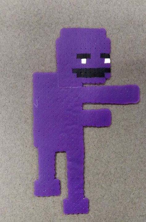 Purple Guy Perler Beads, Purple Guy Pixel, Ski Mask Tattoo, Nightmare Chica, Minecraft Beads, Pixel Art Templates, Diy Perler Bead Crafts, Mask Tattoo, Heart Background