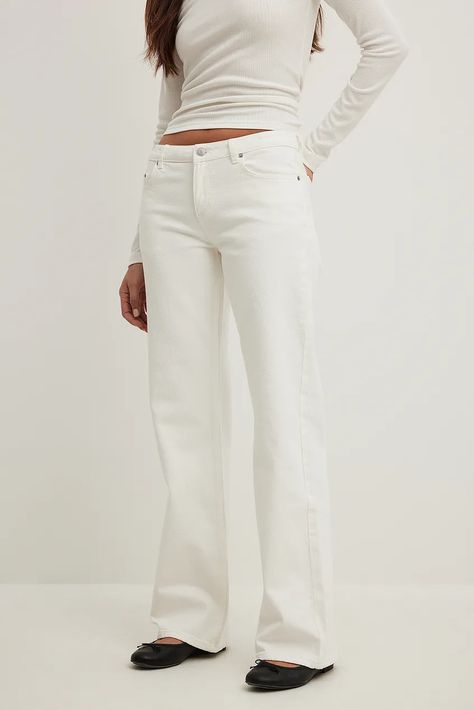 Low Waist Jeans Offwhite | NA-KD White Jeans Low Rise, White Low Rise Jeans Outfit, White Jeans Aesthetic, Shuffle Outfit, White Low Rise Jeans, Low Rise White Jeans, Realistic Wishlist, Different Jeans, Low Rise Jeans Outfit