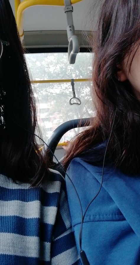 No Face Best Friend Pictures, No Face Friend Pictures, Best Friend Pictures No Face, Mysterious Photography, Face Story, Cute Relationship Pictures, Train Video, Asia Map, Aesthetic Grunge Outfit