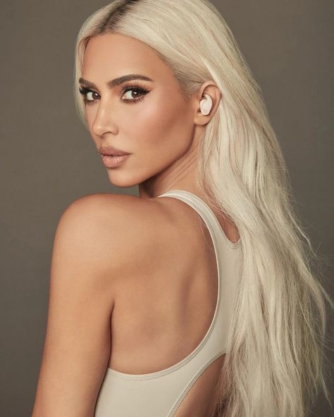 Kim Kardashian debuts neutral Beats x Kim headphones collection Kardashian Family, Beats By Dre, Kim K, Neutral Fashion, Kardashian Jenner, Plastic Surgery, Minimal Fashion, Kanye West, Kim Kardashian