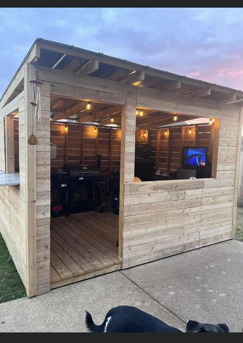 Diy Man Cave Shed, Sesh Shed Ideas, Desert Homestead, Cook Shack, Bar Outdoor Design, Bbq Shack, Sheds Ideas Backyard, Covered Back Porch, Bbq Shed