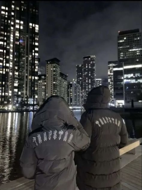 Trap Couple Aesthetic, Fall Drip Outfits Men, Couple Clothes Matching Outfits, Luv Is Rage 2, Uk Street Style, British Aesthetic, Hood Wallpapers, Grunge Couple, Camo Wallpaper