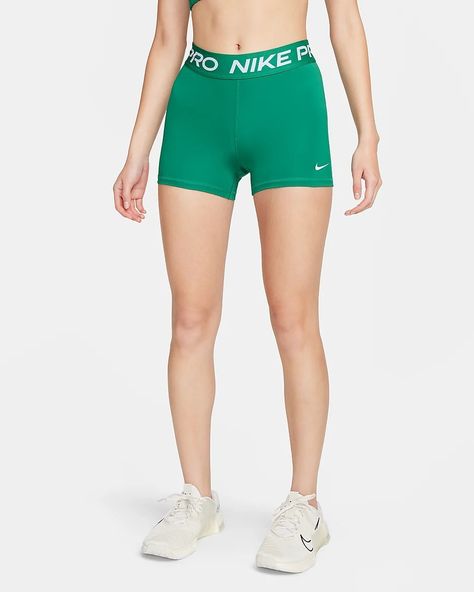 Nike Pro Shorts Outfit, Shorts Nike Pro, Nike Pro Women, Nike Short, Nike Pro Shorts, Gym Fits, Cute Preppy Outfits, Shorts Nike, Workout Aesthetic