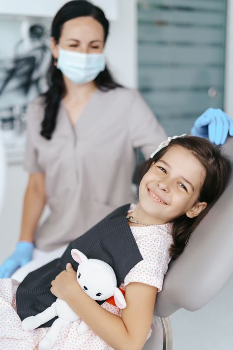 A dental check-up does not have to be a scary event. In fact, this appointment is vital for your child’s health and well-being. It is never a good idea to skip appointments or put them off until the child is older. Before you take your child to their first exam, it is helpful to understand what will take place. Narrow Laundry, Dentist Branding, Dental Photos, Dental Social Media, Dental Check Up, Dental Photography, Kids Dentist, Pediatric Care, Pediatric Dental