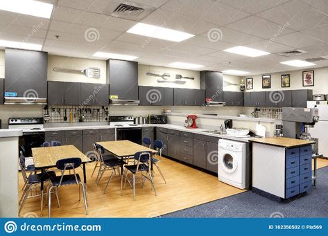 High School Cooking Classroom, Home Economics Classroom Decorations, Home Economics Classroom, Homeschool Cooking, Bloxburg School, School Kitchen, School Buildings, Cooking In The Classroom, Classroom Behavior Management